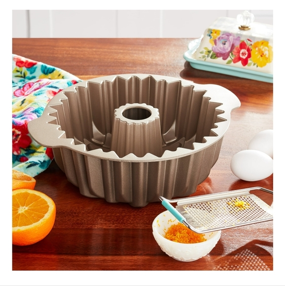 The Pioneer Woman Other - new PIONEER WOMAN nonstick PETAL FLUTED CAKE PAN nonstick RARE